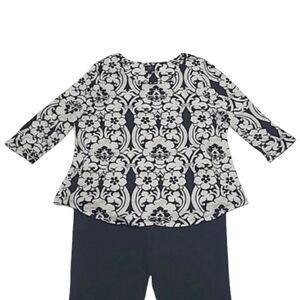 JM collections Blouse Round Neck Black & Crème Floral Print Quarters Sleeve Top
